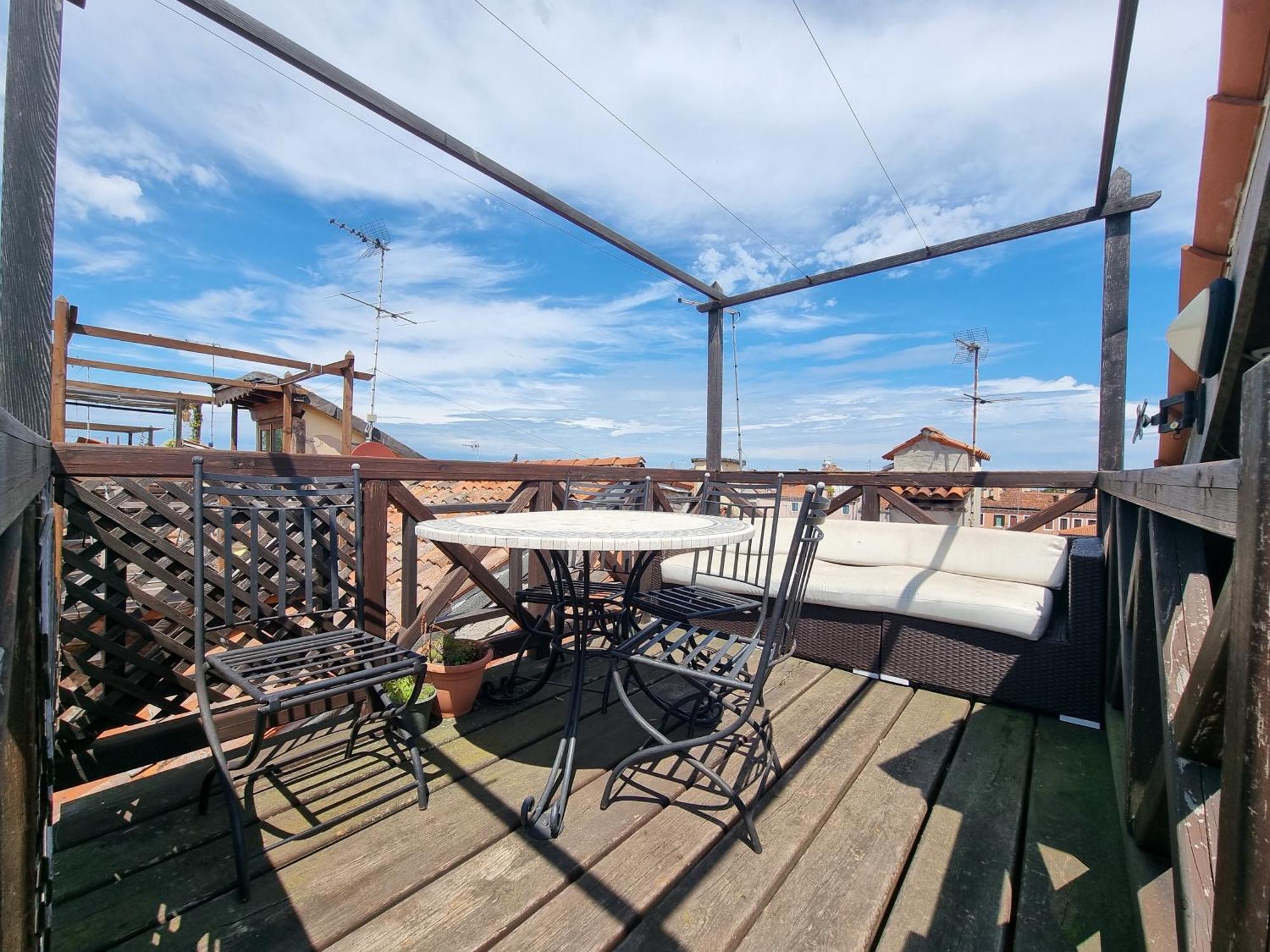 Biennale Terrace Apartamento Veneza